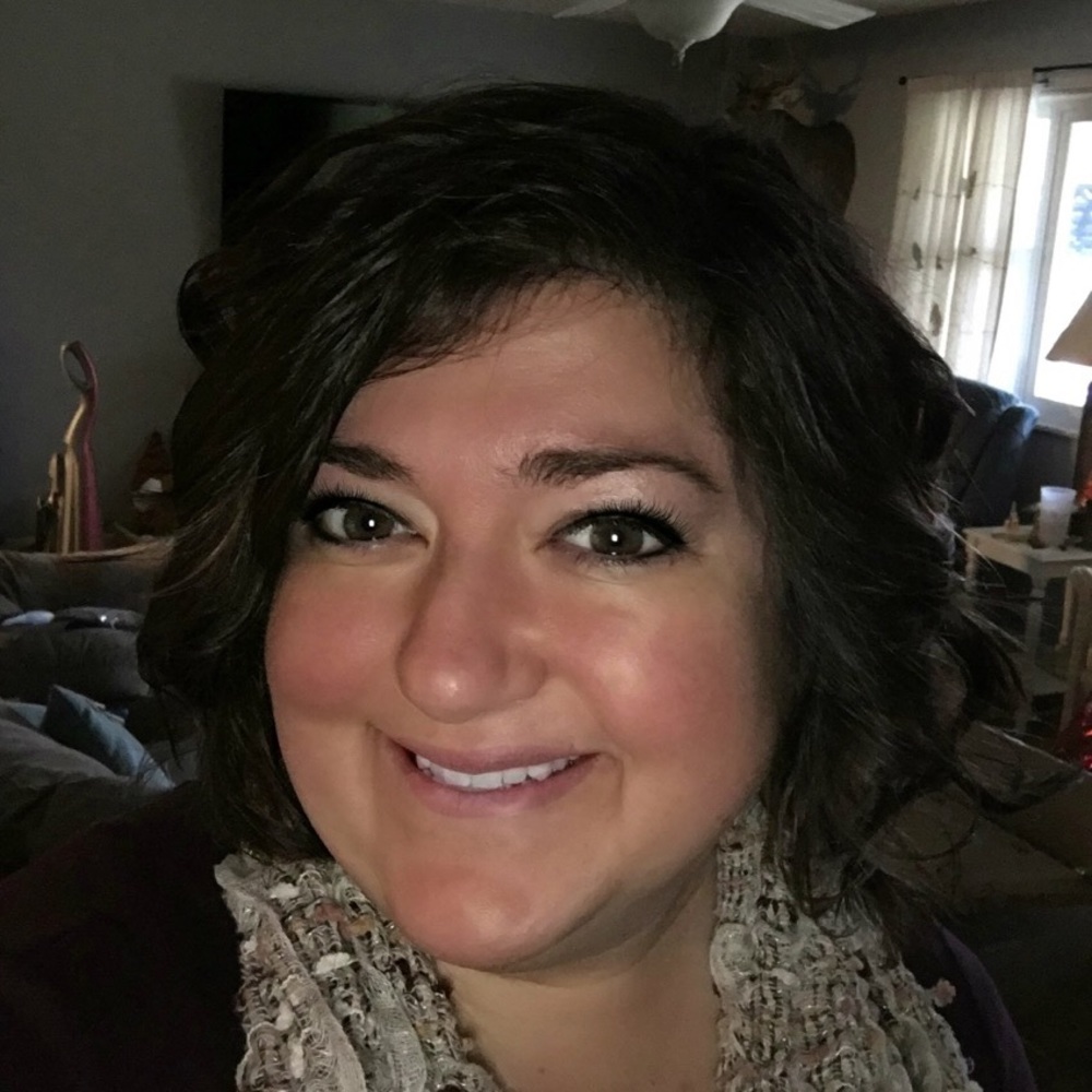 Meet your Posher, Alicia